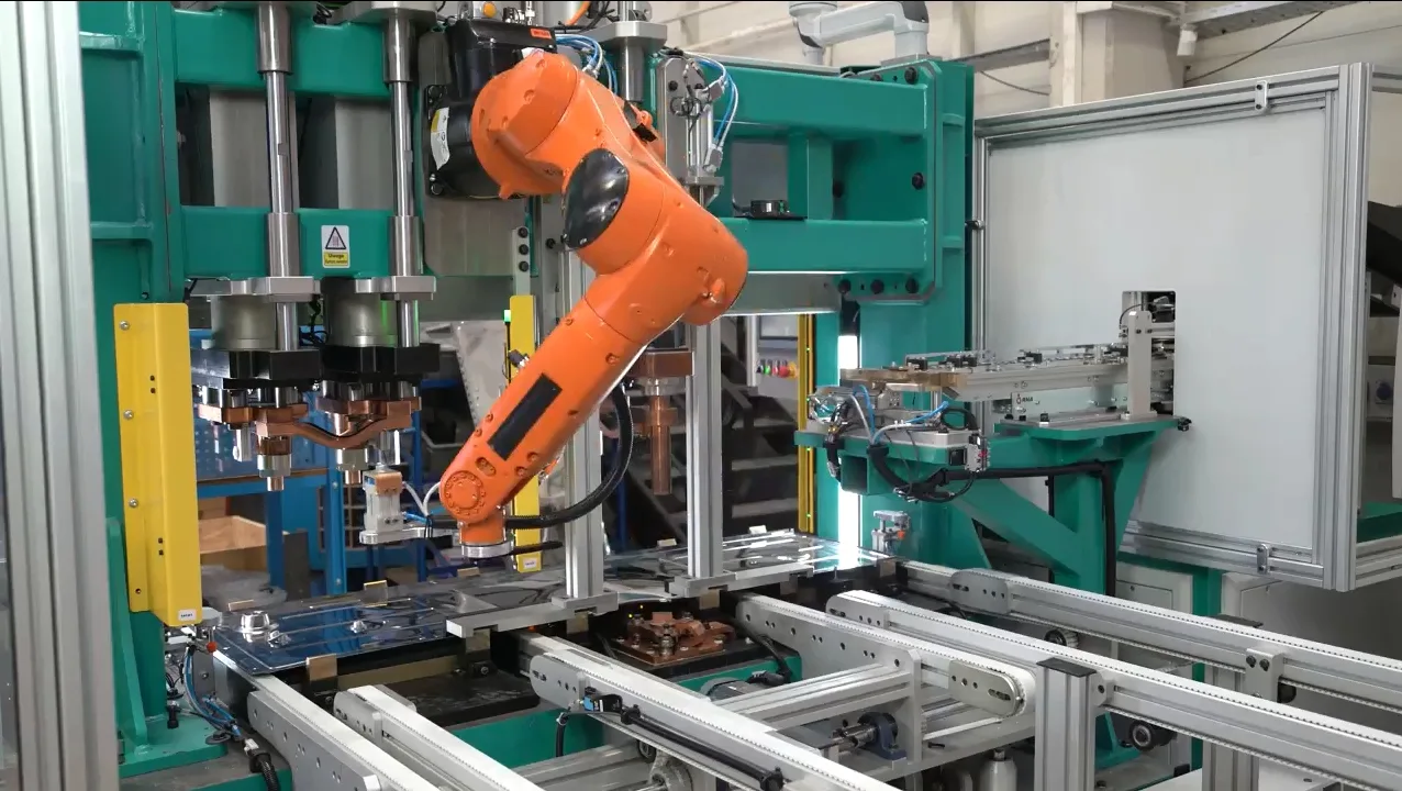 machine tender  Robot handing and packaging System 