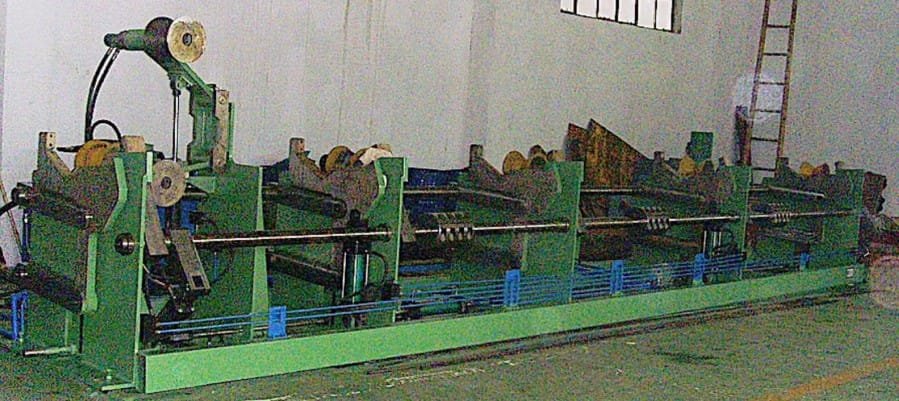 Auxiliary equipment of the pipe cutting machine