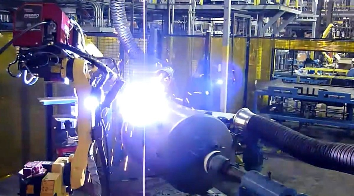 Robotic welding automation for tank