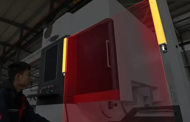 Safety Light Curtain of the laser tube cutting machine 